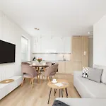 Beautiful With Balcony And Parking By Renters Апартаменты