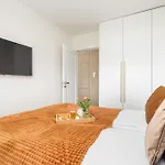 Beautiful With Balcony And Parking By Renters Апартаменты *