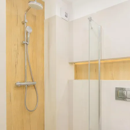 Beautiful With Balcony And Parking By Renters Kolberg