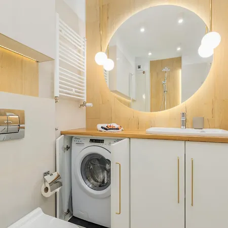Beautiful With Balcony And Parking By Renters Kolberg